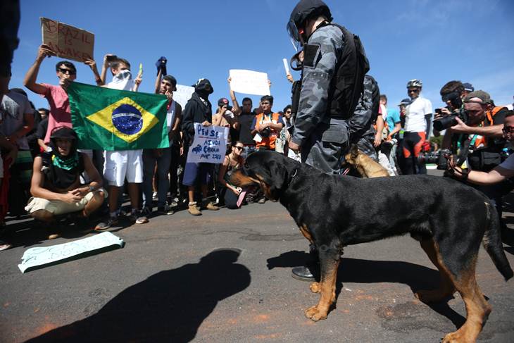 Brasil sale a las calles